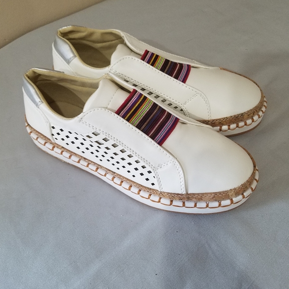 UNIQUE SLIP-ONS - Picture 2 of 4